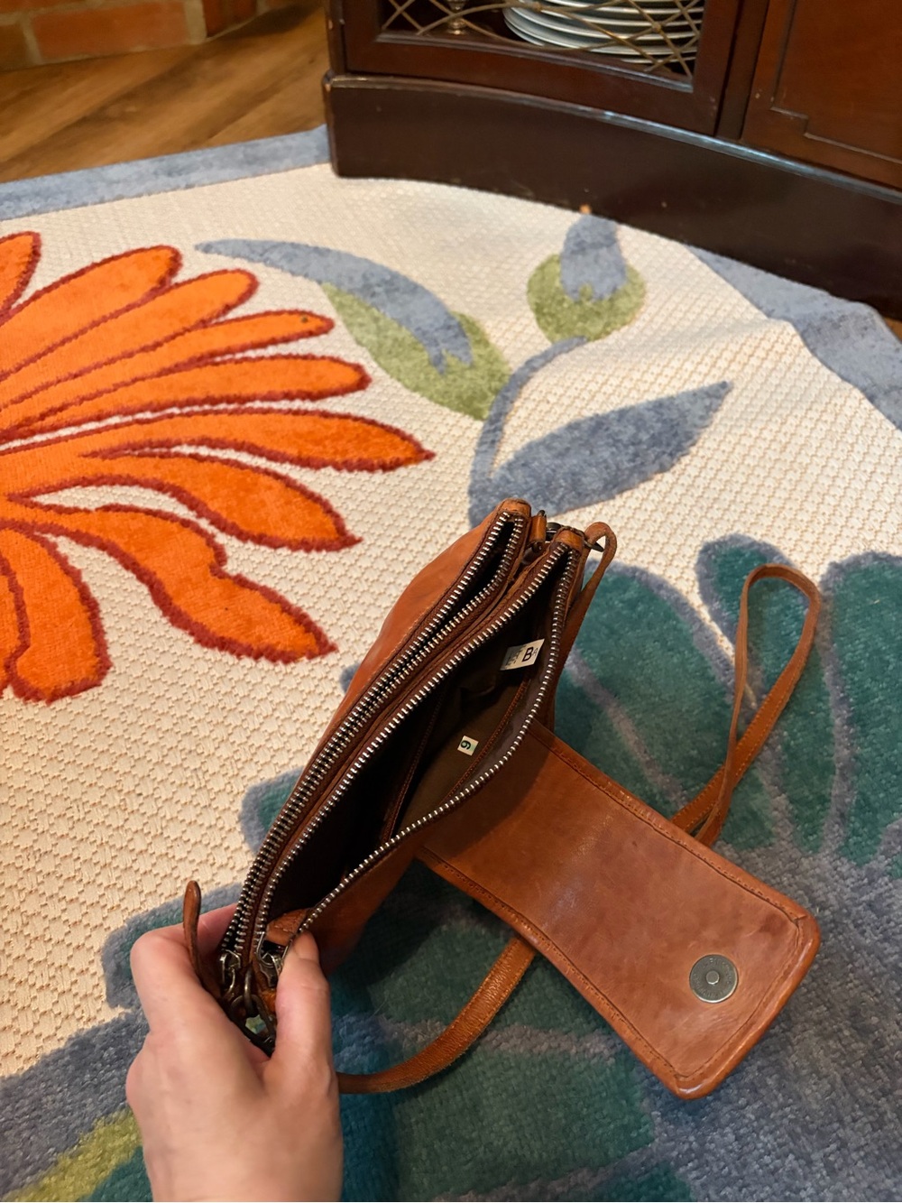 Vilenca Holland Genuine Leather Laptop Bag and Matching Crossbody Purse - Picture 9 of 11